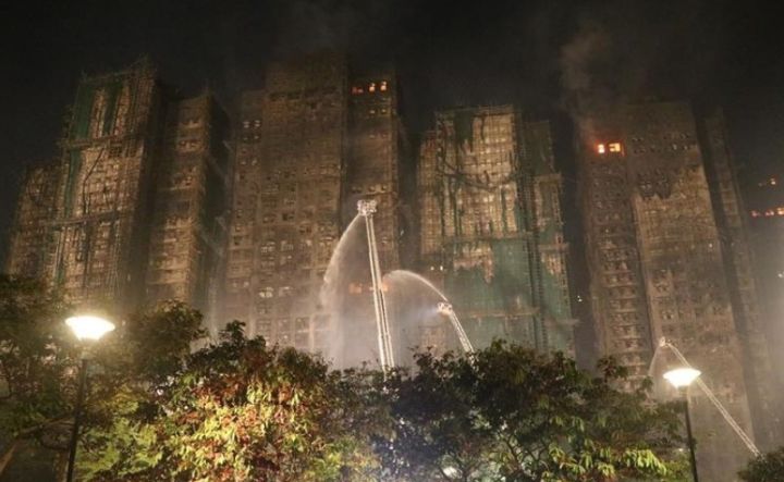 香港大埔火灾死亡人数升至128人