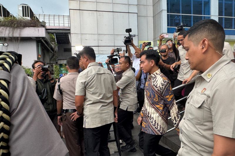 雅加达校园冲撞事件：吉布兰前往科加医院探望伤者