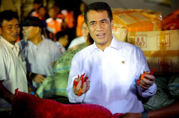 农业部长采购40吨亚齐辣椒，助力农产品销售 