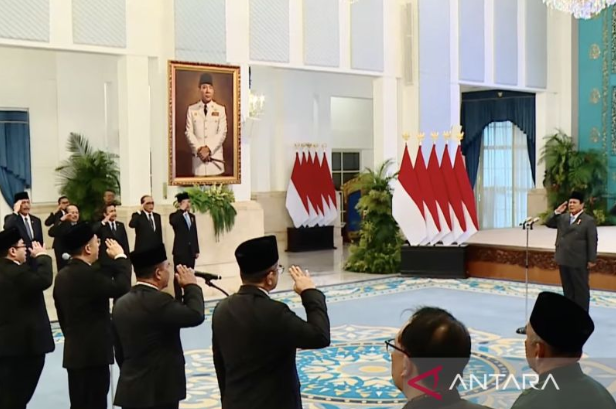 普拉博沃主持六名新任驻外大使就职仪式 