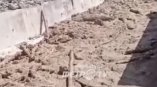 晴空之下，阿甘县突发洪水