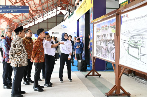 吉布兰视察圣诞新年铁路运力准备情况 