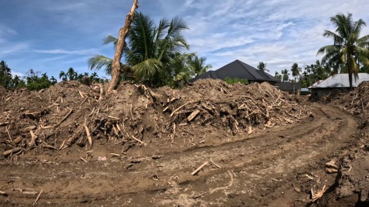 苏门答腊灾害：北苏门答腊灾区依赖空投救援、亚齐48村仍被困