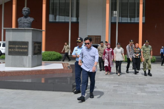 吉布兰视察新首都努山塔拉建设进展 