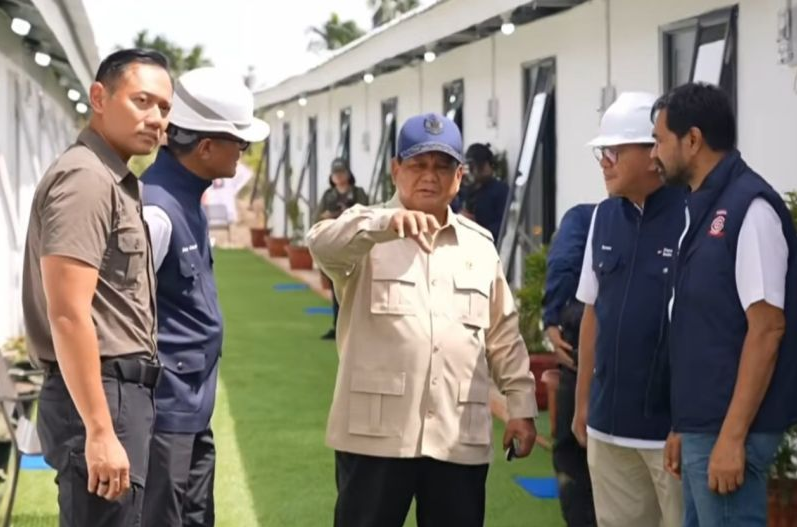 普拉博沃视察亚齐塔米昂县达南塔拉住宅区 