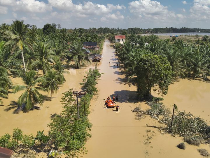 持续强降雨 亚齐东部多地再现洪水