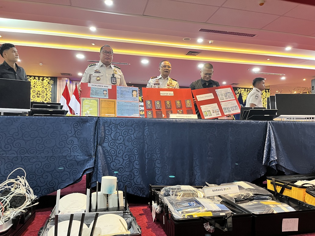 印尼移民局破获爱情诈骗案，27名外国人被捕 