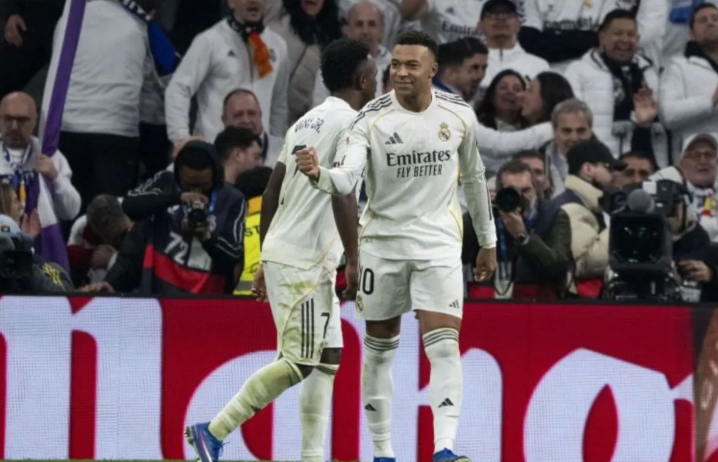 西甲：皇马2-1绝杀巴列卡诺 