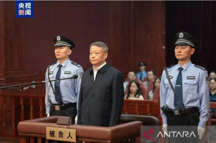 中国前司法部长因受贿案被判无期徒刑