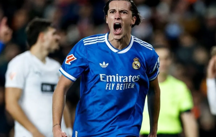 西甲：皇马2-0瓦伦西亚距榜首1分