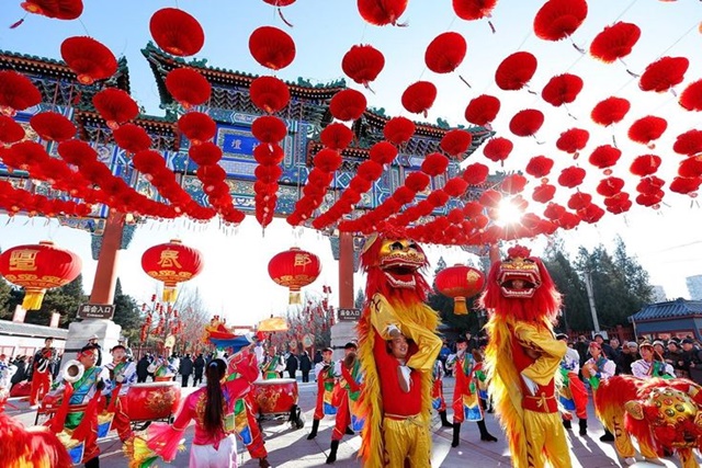 中国多地发力促消费 春节经济释放强劲活力 