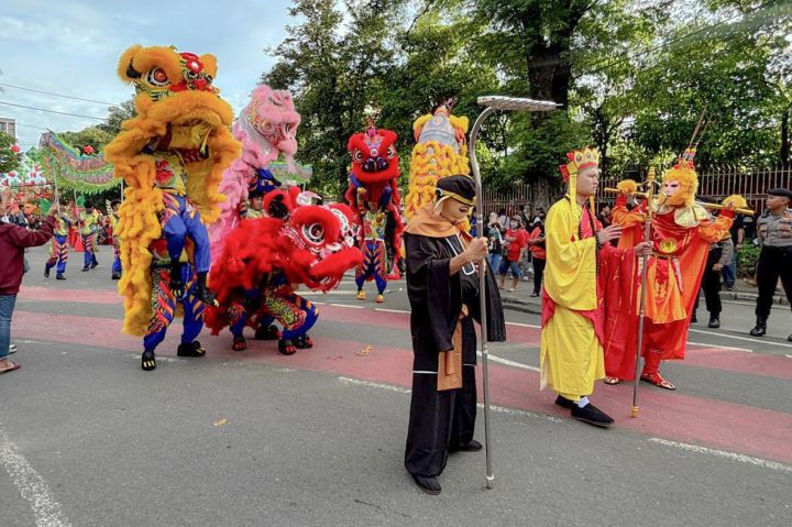 雅加达苏迪曼大街举办元宵节游行
