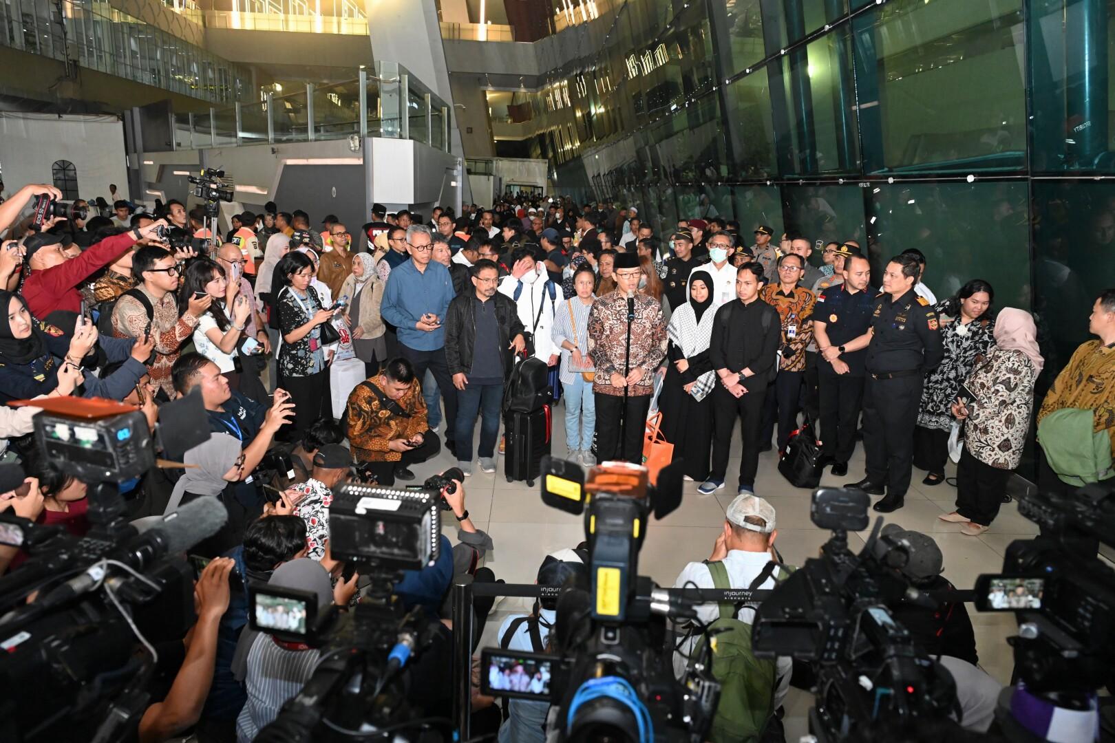 政府协助分阶段撤离32名在伊朗印尼公民