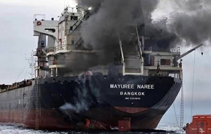 泰国货船在霍尔木兹海峡遇袭    20名船员获救 