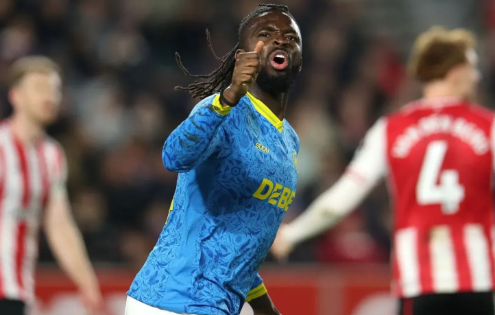 英超：狼队2-2客平布伦特福德