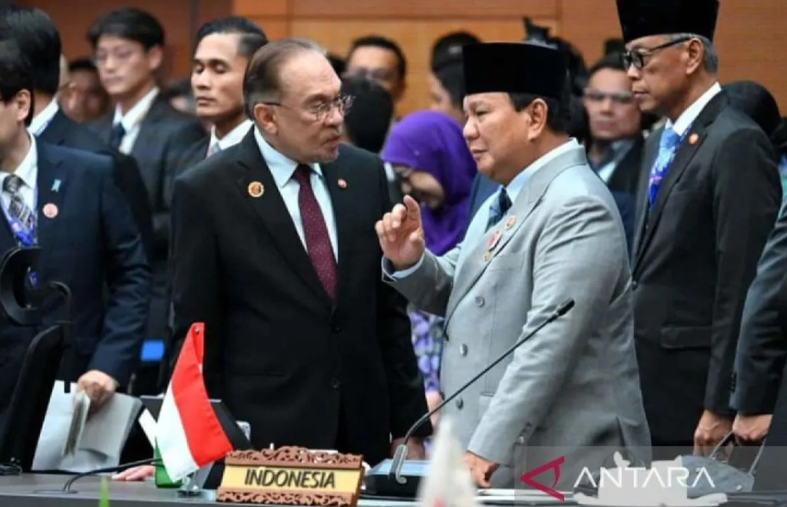 普拉博沃与安瓦尔通电话讨论中东局势