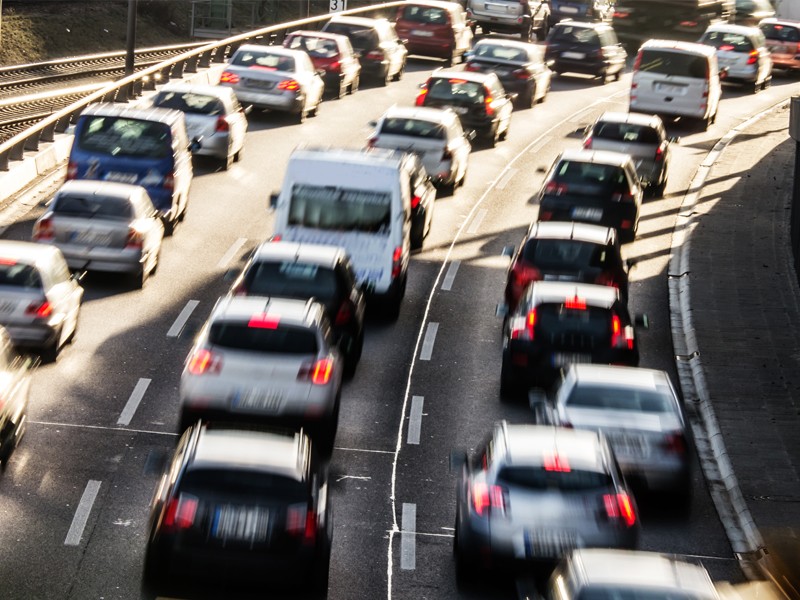 政府呼吁返乡民众结伴返程 