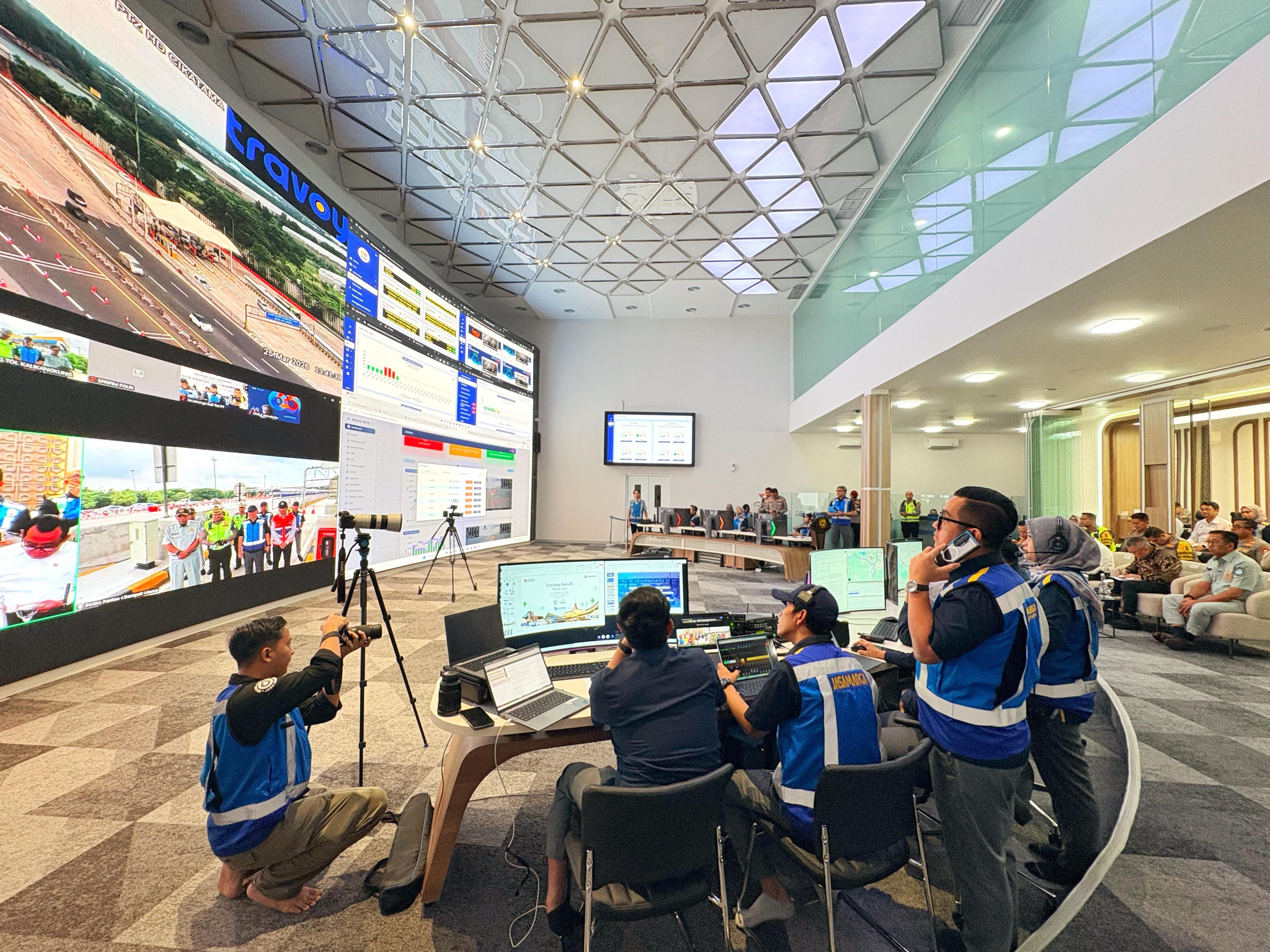 跨爪哇高路返程交通顺畅    290万辆车已进入雅加达