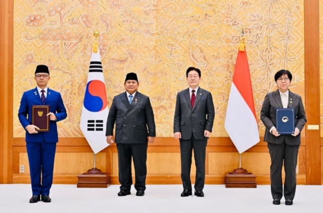 普拉博沃与李在明见证10项合作协议