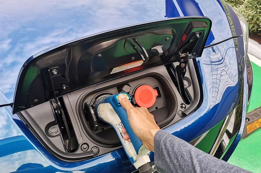 中国电动汽车出口激增140%