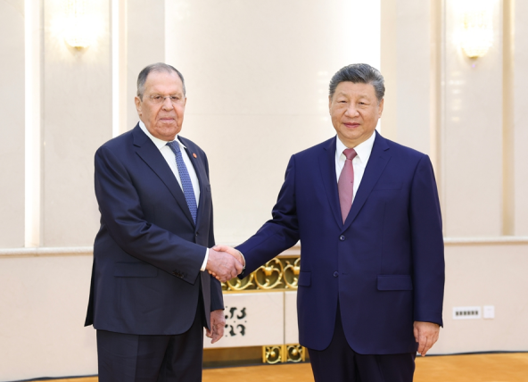习近平会见俄罗斯外长拉夫罗夫