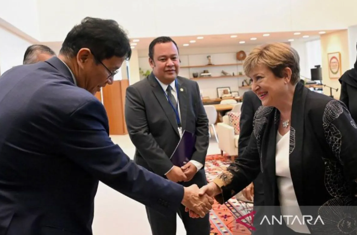 普尔巴亚会见IMF总裁格奥尔基耶娃 