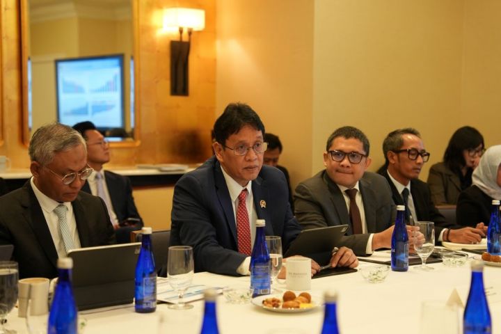 财长：总统从未指示动用国家预算缴纳和平委员会会费