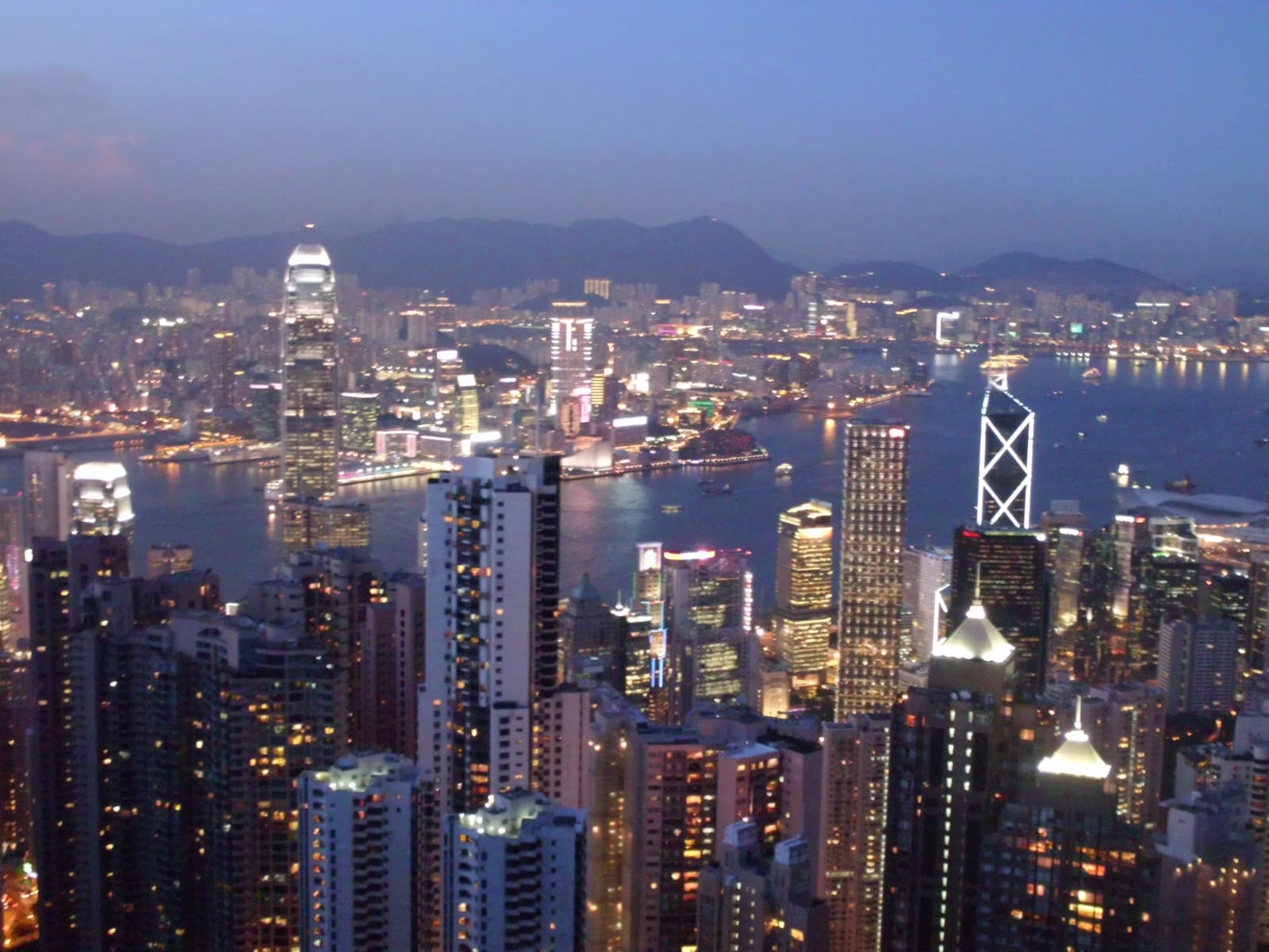 港府多措并举推动高质量发展    商贸金融与引资成果显著