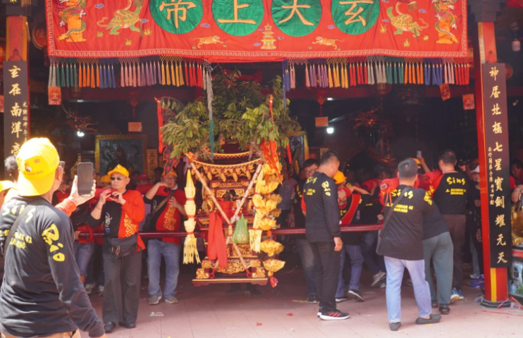 中爪哇玄天上帝诞辰庆典盛大举行   数千信众齐聚祈福 