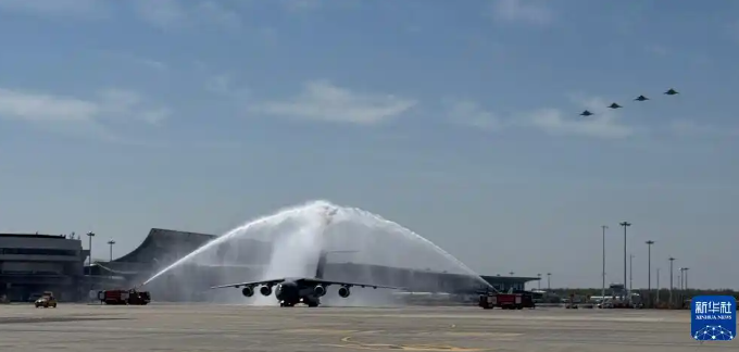 中国空军运-20B赴韩迎接第十三批志愿军烈士遗骸回国