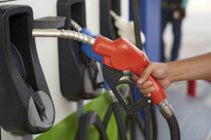 中国汽油和柴油双双降价