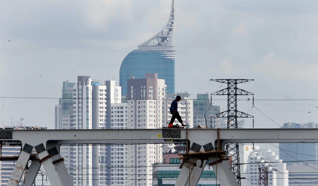 普拉博沃批评将财富转移至海外的商人 