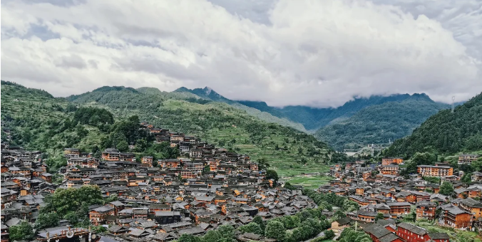 西江千户苗寨走红网络 成中国文化旅游新地标