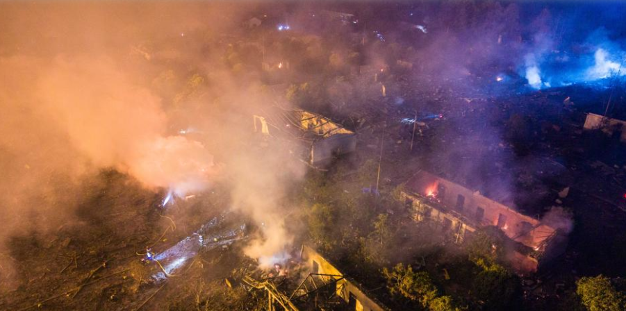 中国湖南烟花厂爆炸致21人死亡，61人受伤