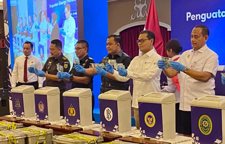 印尼央行与警方销毁46.6万余张假钞