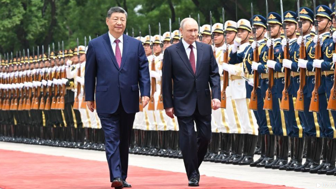 习近平同普京举行会谈 