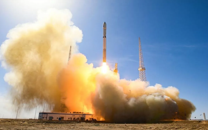 中国长征十二号乙运载火箭首飞成功