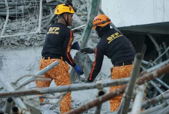 菲律宾建筑物倒塌事故已致21人死亡
