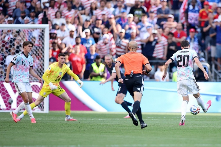世界杯：比利时4-1淘汰美国