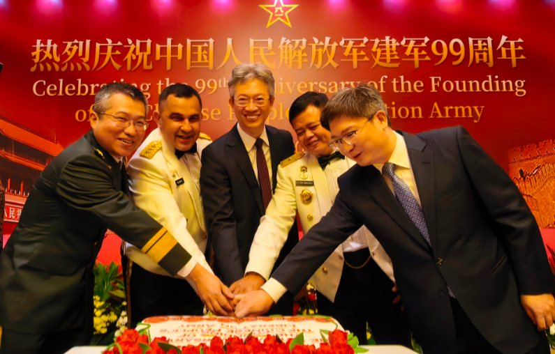 中国驻印尼使馆举行庆祝建军99周年招待会 