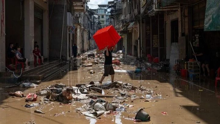 陕西暴雨引发洪灾    逾11.5万人紧急疏散 