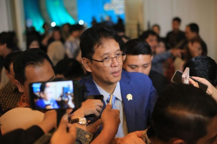 财长追加400万亿盾支持国有银行      