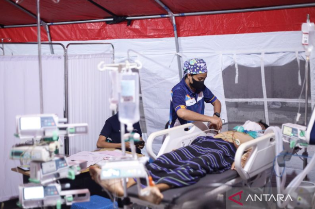 东努沙省地震死亡人数升至100人