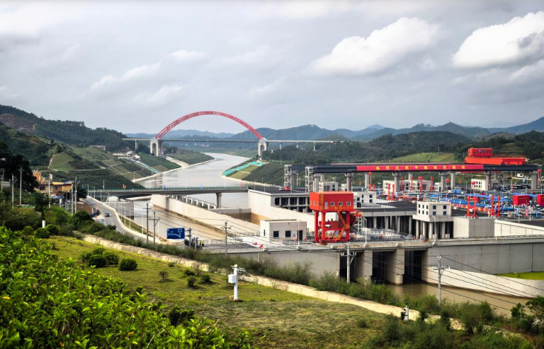 广西平陆运河正式通航      打造西部地区便捷出海通道 