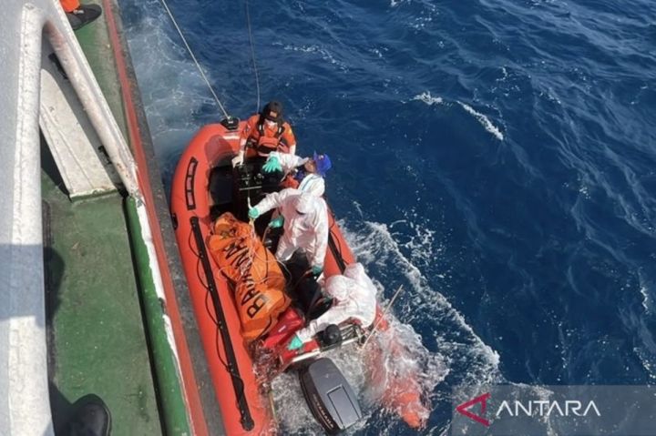“维尔戈运输8号”沉船事故：警方加快收集遇难者生前资料 