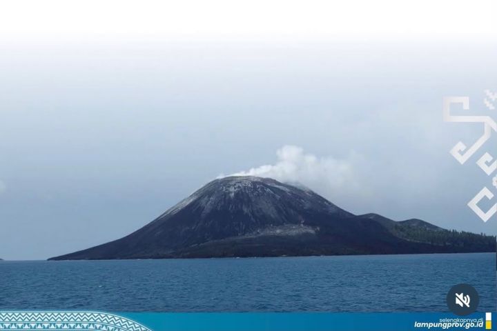 喀拉喀托之子火山活动等级降至二级警戒 