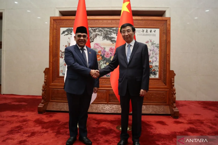  穆扎尼会见中国全国政协主席王沪宁 