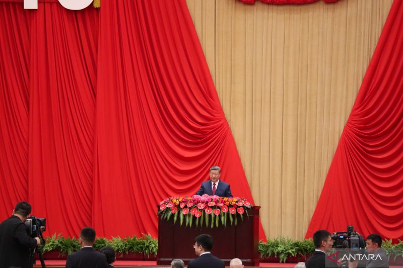 习近平出席庆祝中华人民共和国成立77周年招待会并发表重要讲话 
