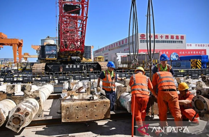 中国最长海底公路隧道完成全线掘进 