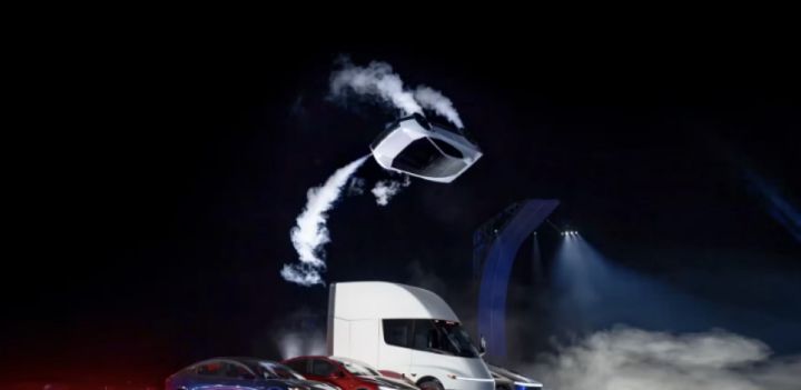马斯克展示特斯拉“飞行汽车” 